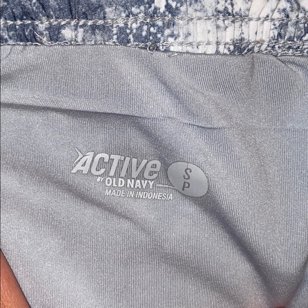 White and gray old navy active shorts - Picture 6 of 6